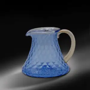Eleganza Caraffa svasata con manico